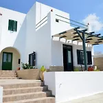 Charming Traditional Cycladic In Zefyria Zefiría