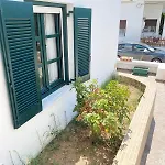 Charming Traditional Cycladic In Zefyria