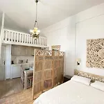 Charming Traditional Cycladic In Zefyria Zefiría