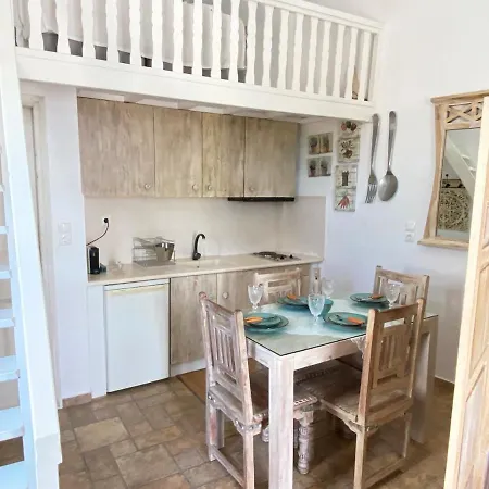Charming Traditional Cycladic In Zefyria Апартаменты Zefiria