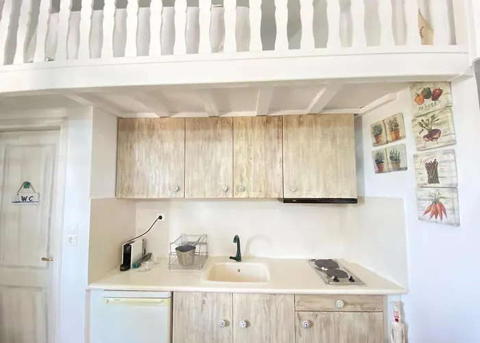 Charming Traditional Cycladic In Zefyria Апартаменты Zefiria