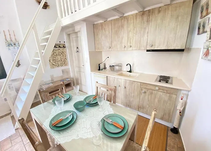 Апартаменты Charming Traditional Cycladic In Zefyria Zefiria