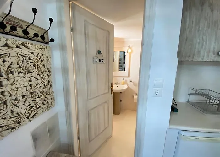 Charming Traditional Cycladic In Zefyria