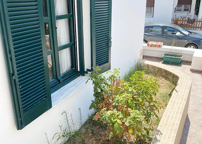 Charming Traditional Cycladic In Zefyria