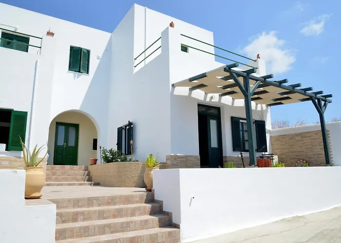 Charming Traditional Cycladic In Zefyria Zefiria