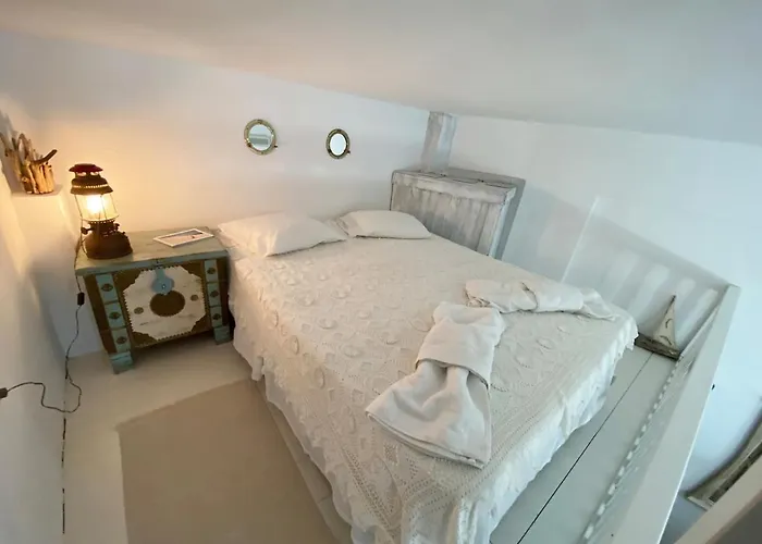 Charming Traditional Cycladic In Zefyria Апартаменты Zefiria