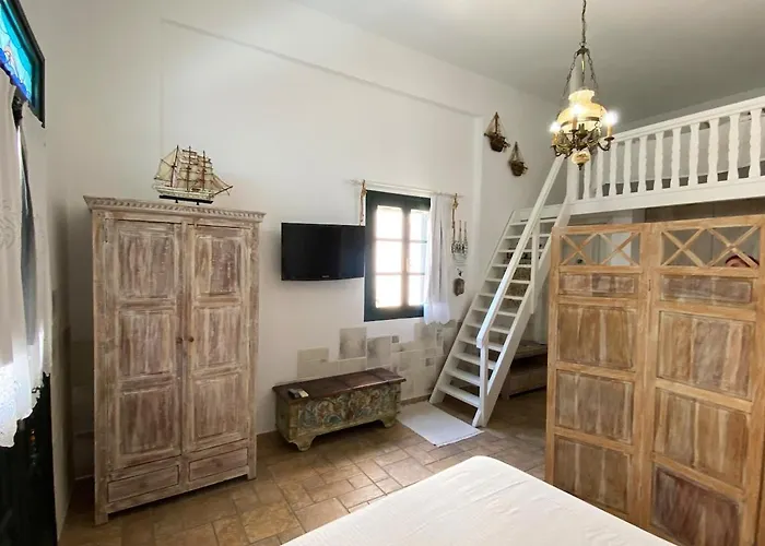 Charming Traditional Cycladic In Zefyria