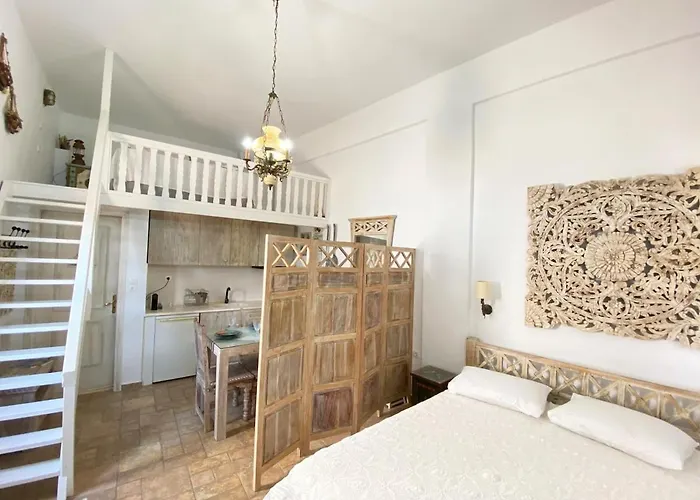 Charming Traditional Cycladic In Zefyria Zefiria